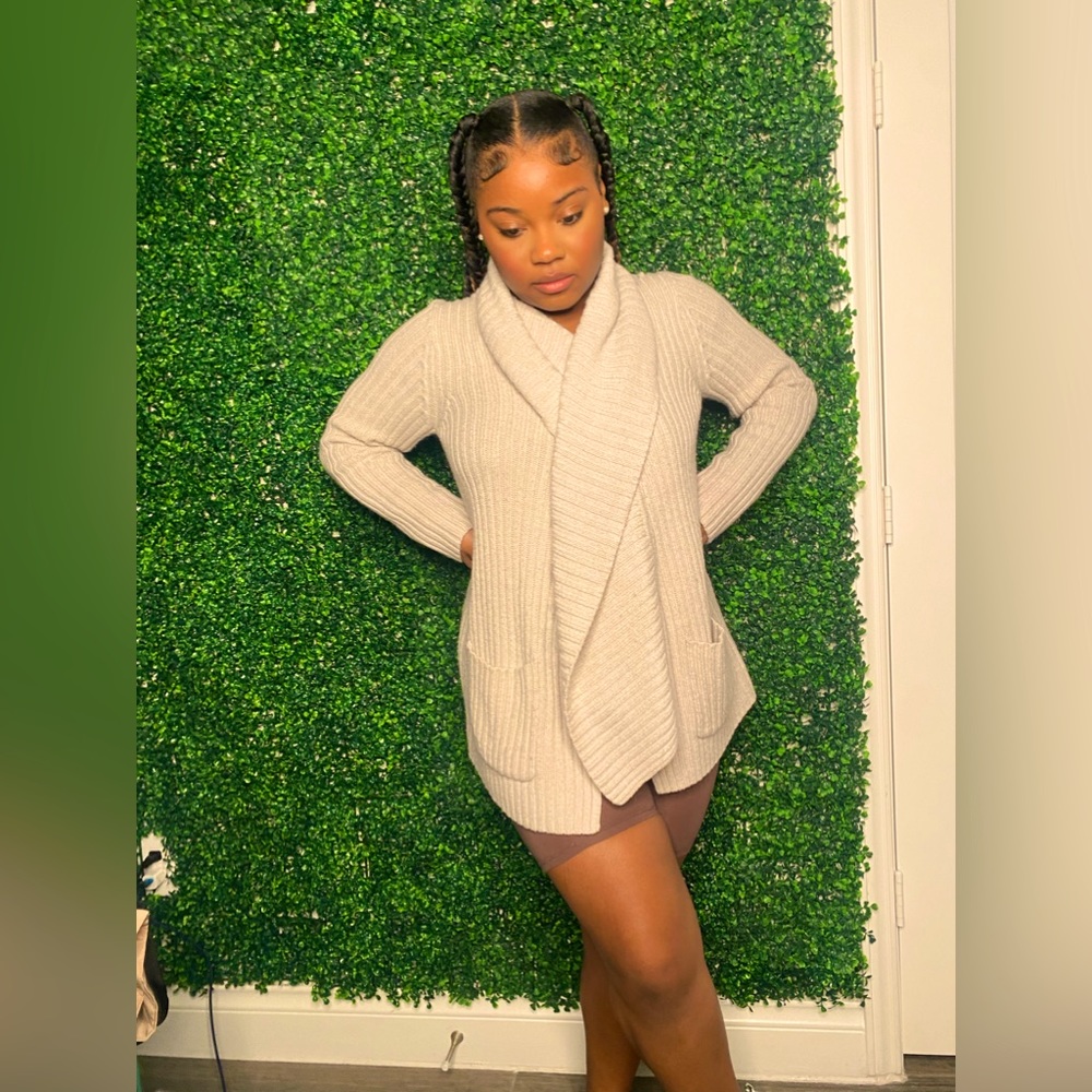 Sweater - Picture 2 of 3